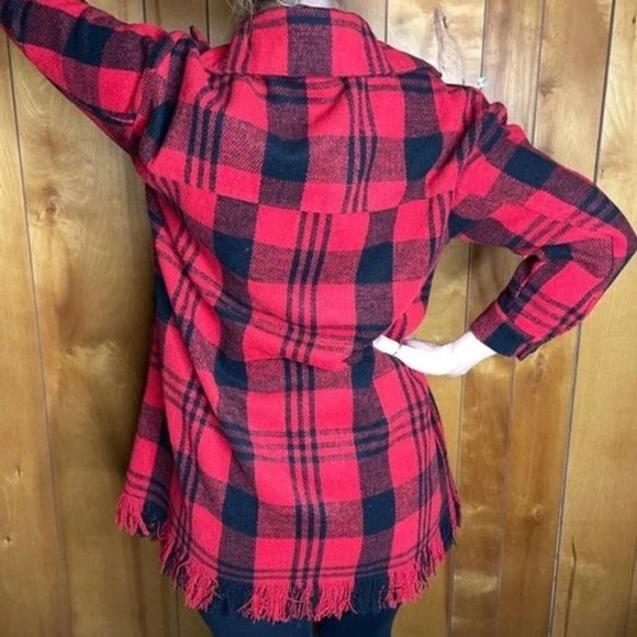 Plaid Shacket with Fringes / Overshirt - Picture 3 of 6